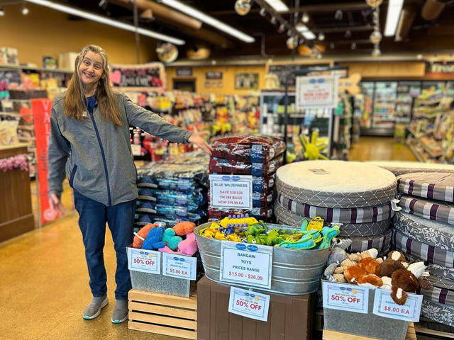 Reber Ranch & Pet Central: Pet Supply & Farm Store - Kent, WA